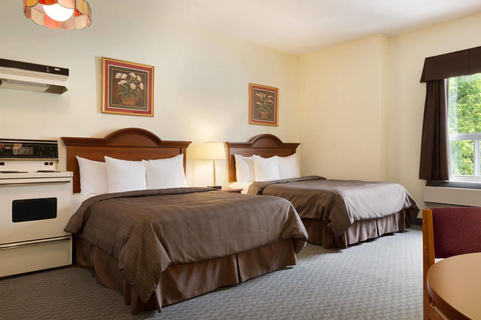 Days Inn By Wyndham Toronto East Beaches Buitenkant foto